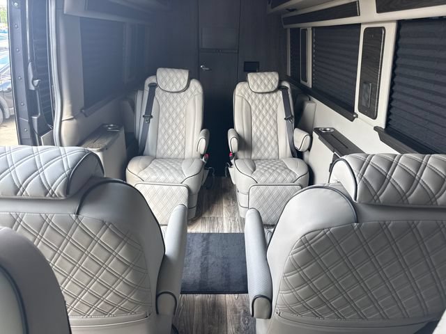 Used 2024 Mercedes-Benz Sprinter 3500 image 22