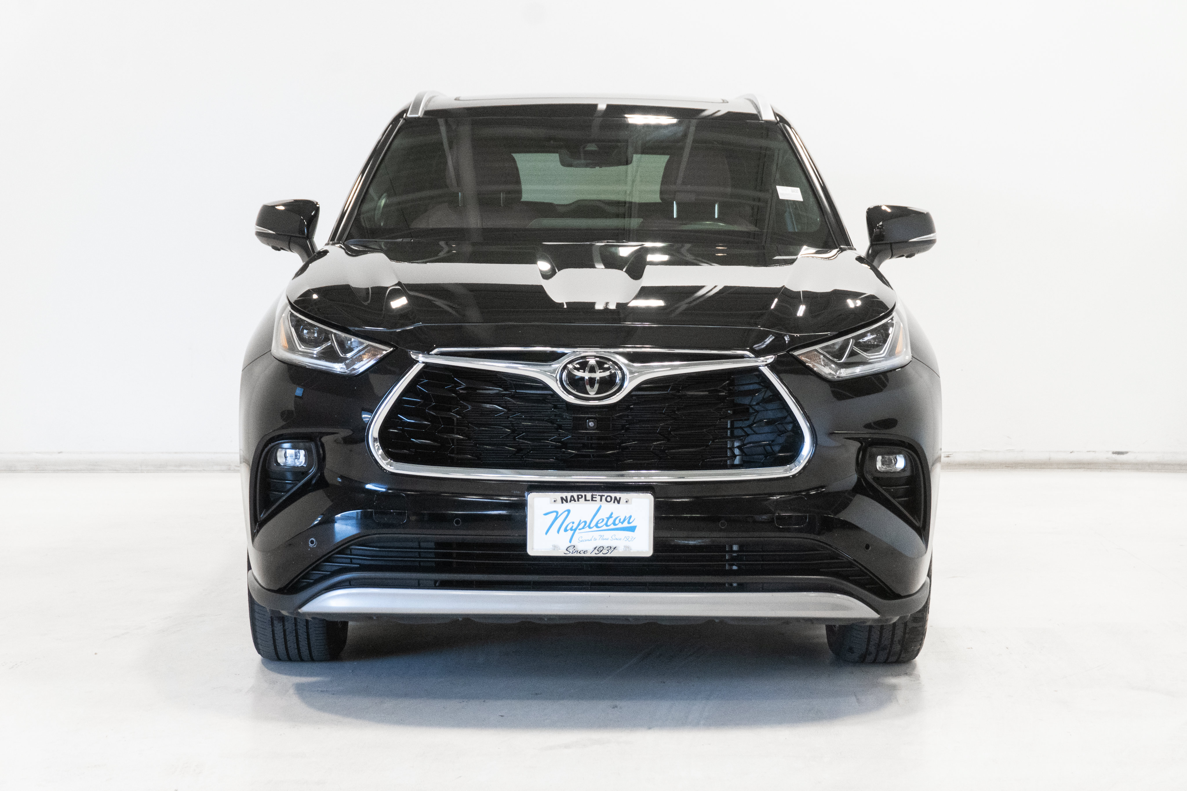 Used 2025 Toyota Highlander Platinum AWD/4WD image 5