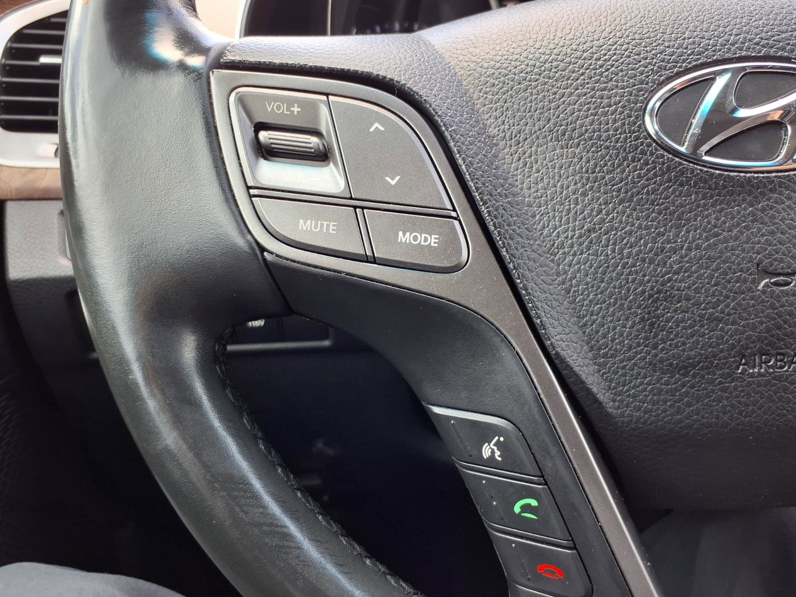 Used 2017 Hyundai Santa Fe SE FWD image 15