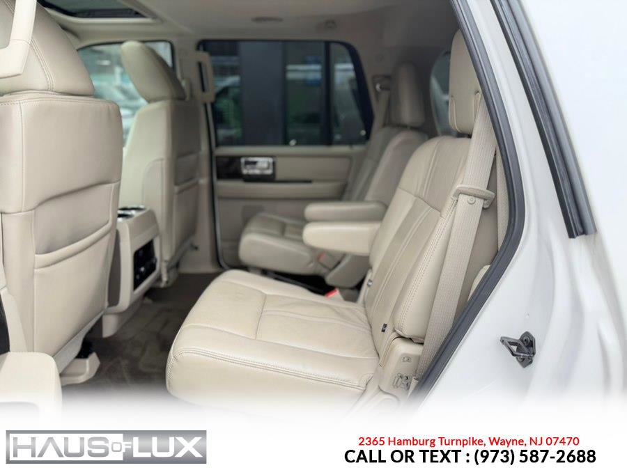 Used 2017 Lincoln Navigator Select image 15