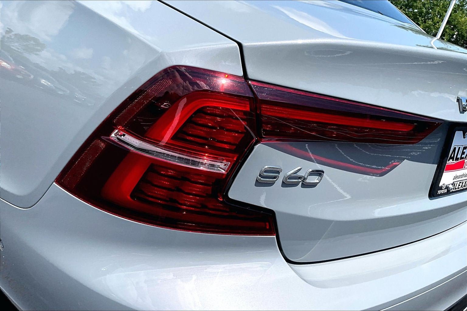 Used 2025 Volvo S60 B5 Plus FWD image 27