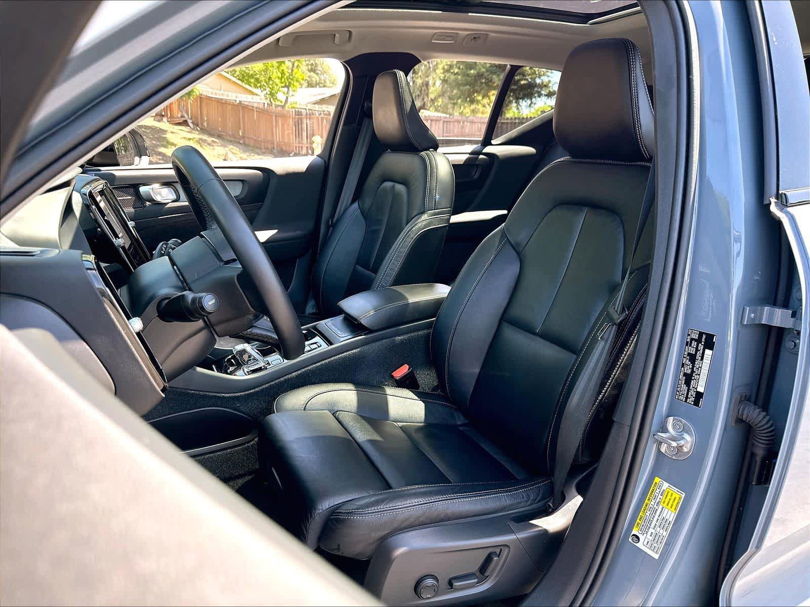 Used 2023 Volvo XC40 B5 Plus w/ Driver Assist Package AWD/4WD image 28