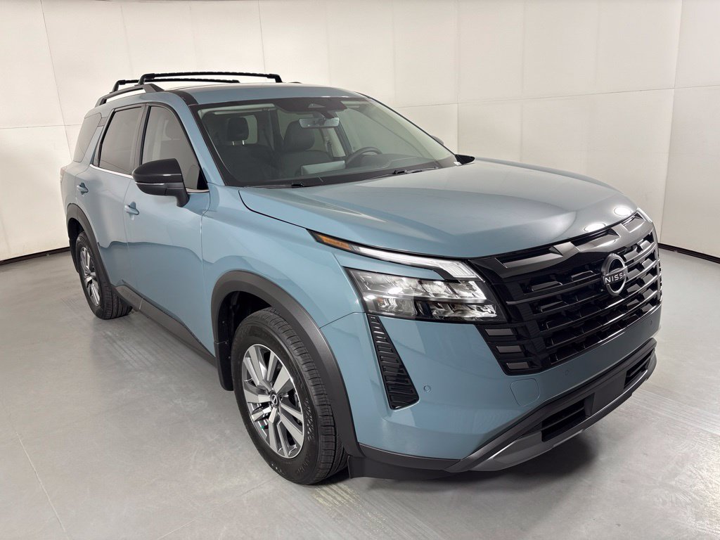 New 2026 Nissan Pathfinder SL FWD image 2