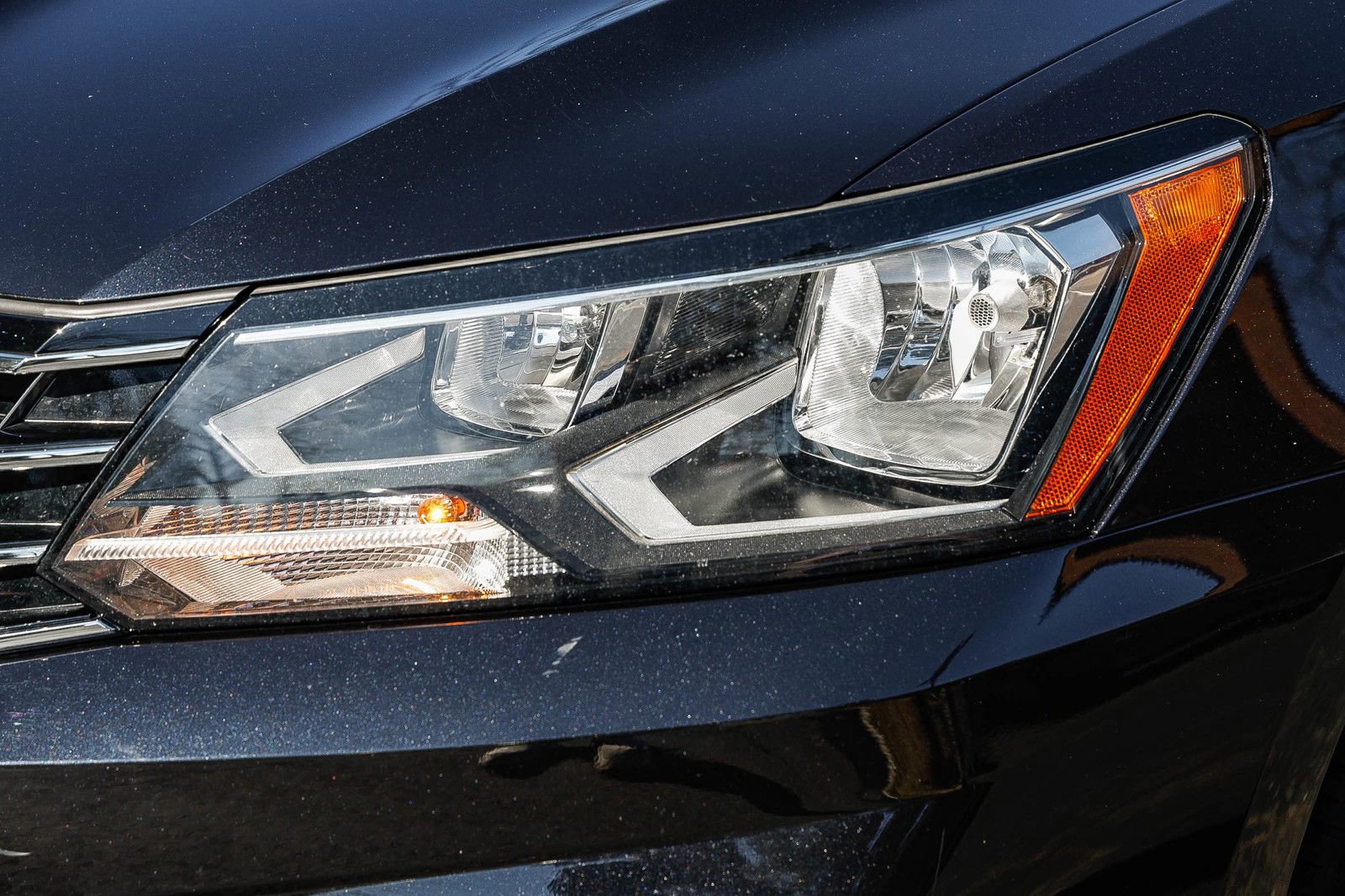 Used 2018 Volkswagen Passat 2.0T R-Line image 7