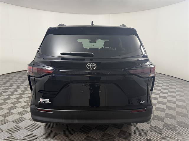 Certified 2026 Toyota Sienna XLE AWD/4WD image 5