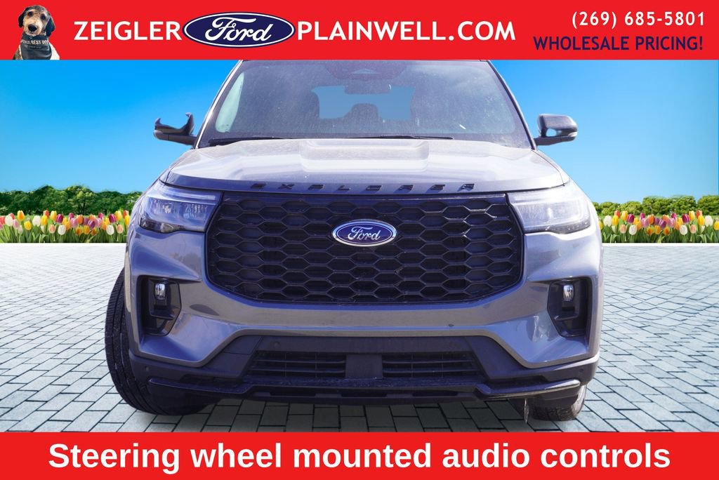 Used 2025 Ford Explorer ST-Line w/ ST-Line Street Pack image 8