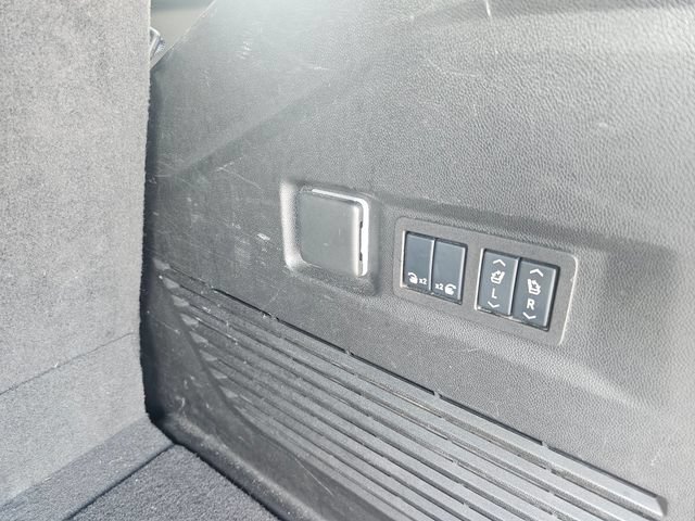Used 2024 GMC Yukon Denali RWD image 14
