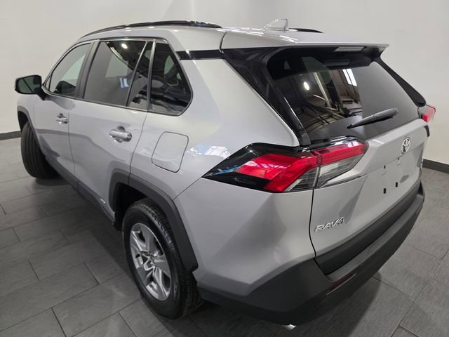 Used 2025 Toyota RAV4 XLE AWD/4WD image 3