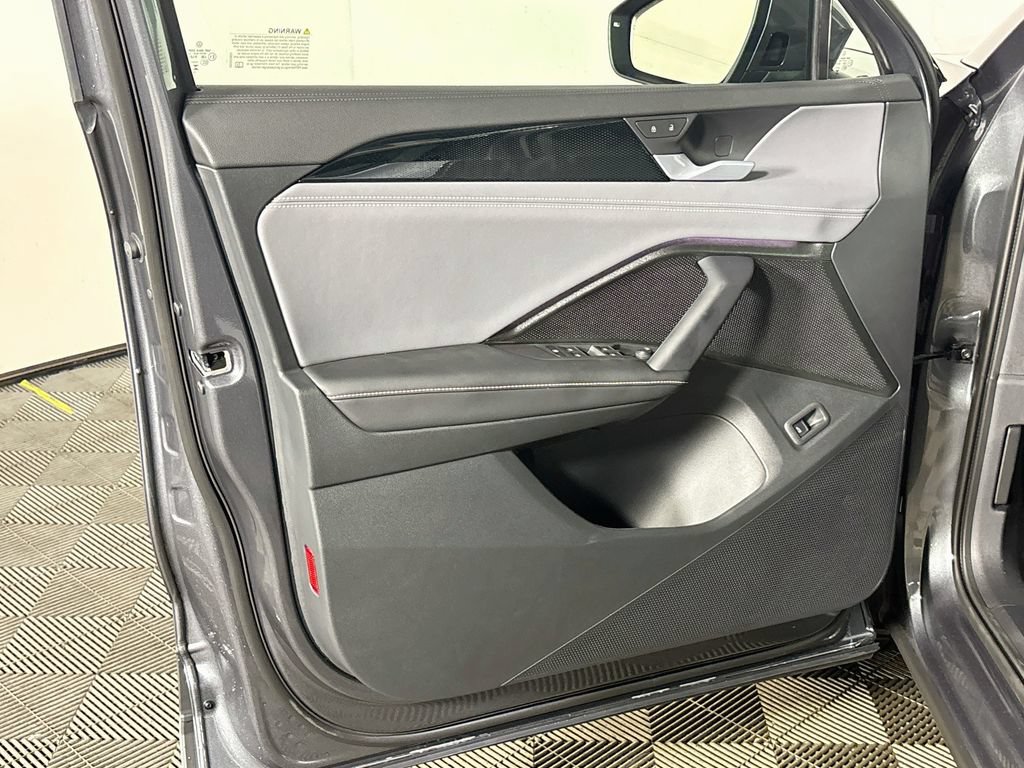 Certified 2025 Volkswagen Tiguan SE AWD/4WD image 11