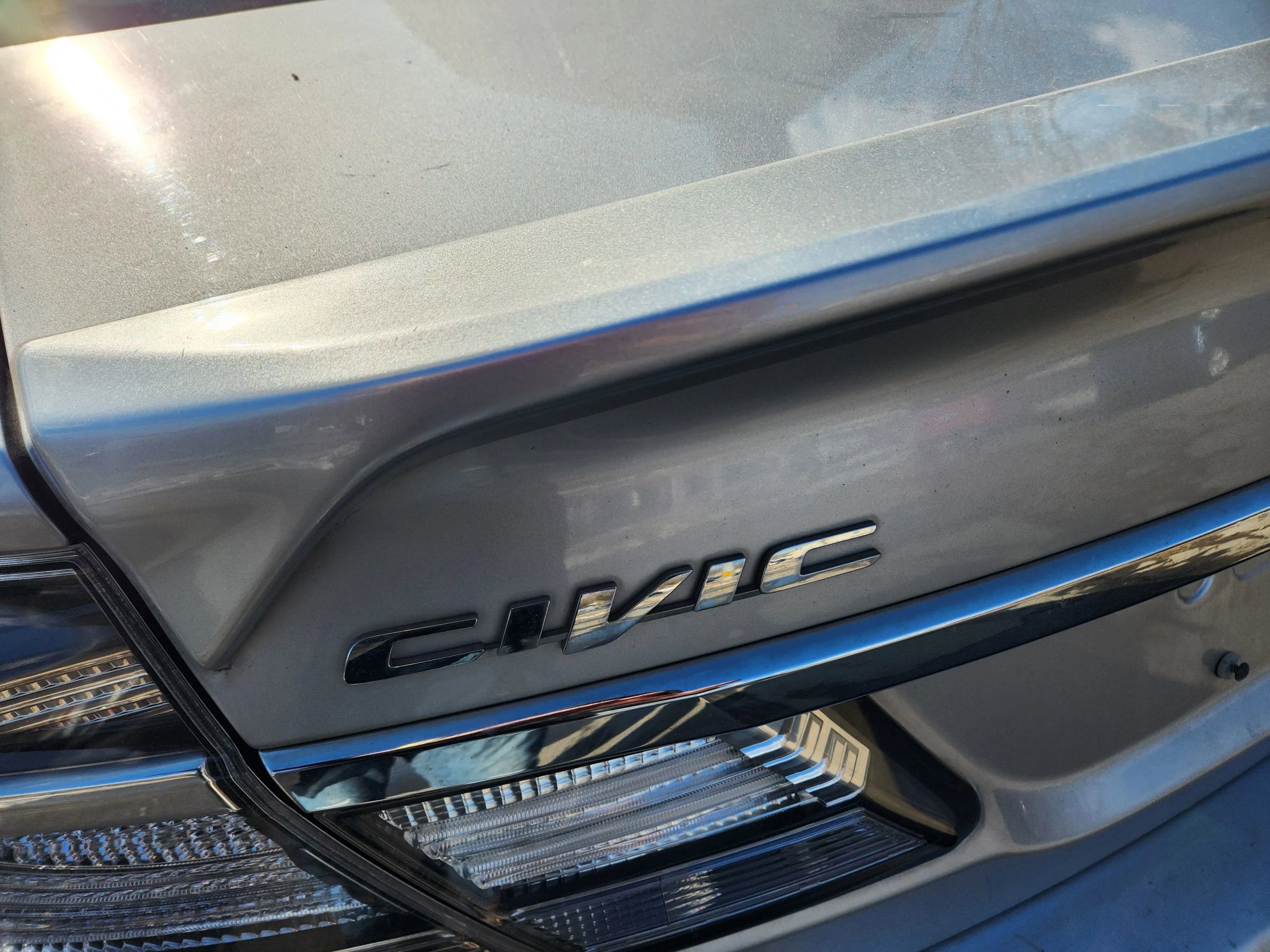 Used 2015 Honda Civic Hybrid Sedan image 12