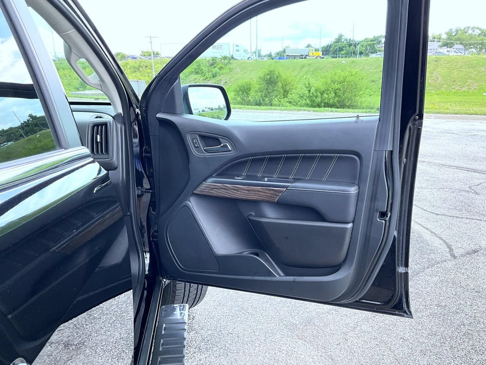 Certified 2022 GMC Canyon Denali AWD/4WD image 16