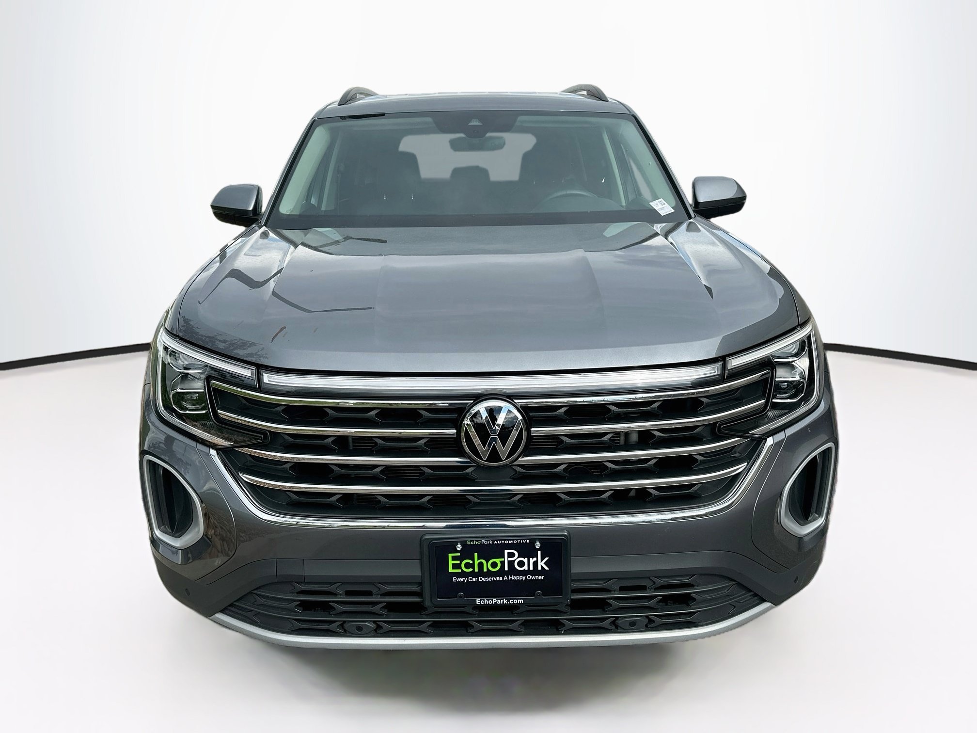 Used 2025 Volkswagen Atlas SE AWD/4WD image 2