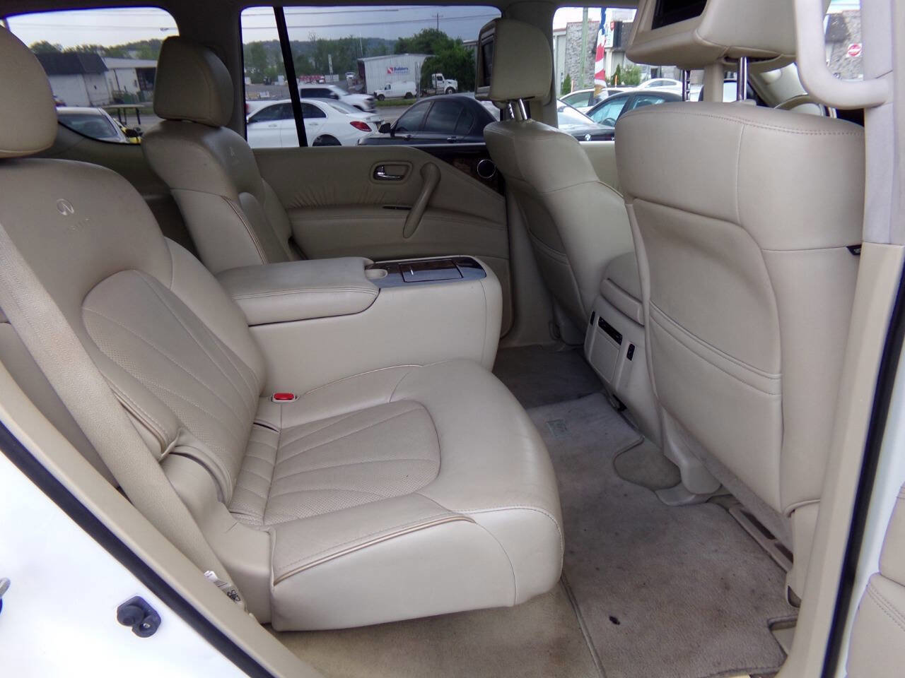 Used 2013 INFINITI QX56 4WD w/ Deluxe Touring Pkg image 29
