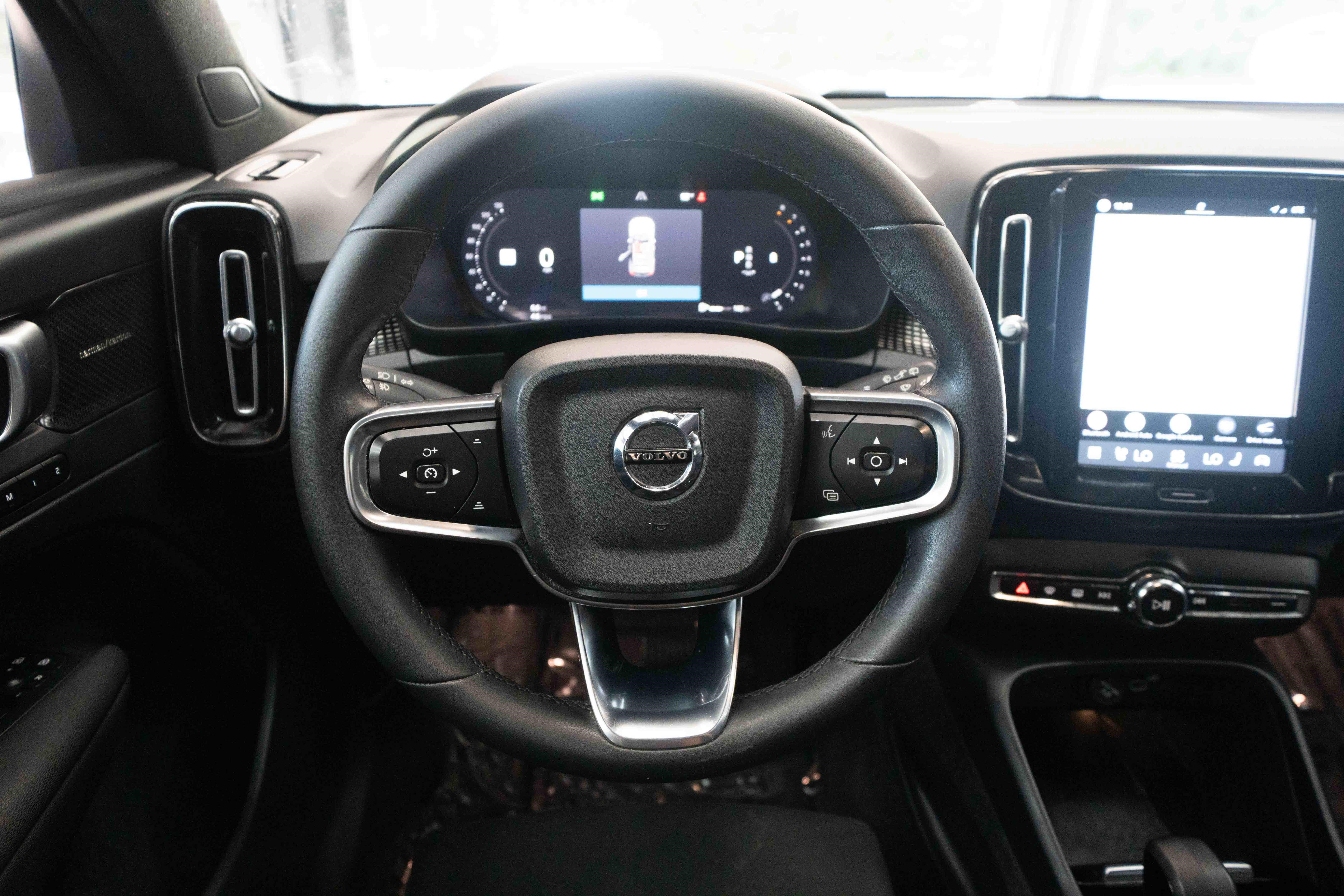 Used 2024 Volvo XC40 B5 Plus w/ Protection Package Premier AWD/4WD image 21