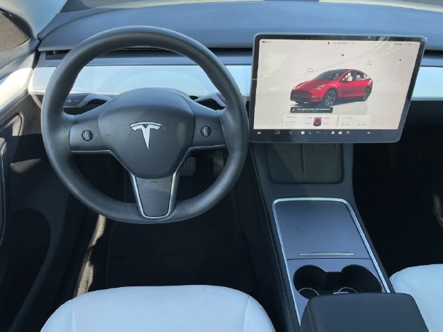 Used 2025 Tesla Model Y Long Range RWD image 10