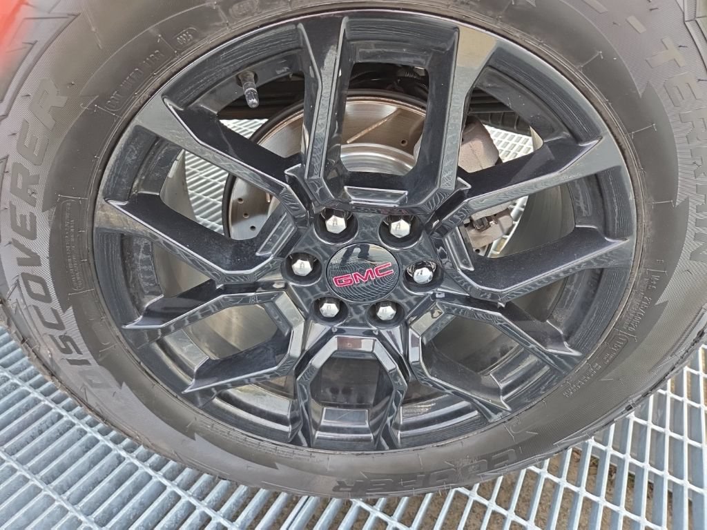 Used 2023 GMC Canyon Denali w/ Denali Black Edition AWD/4WD image 25