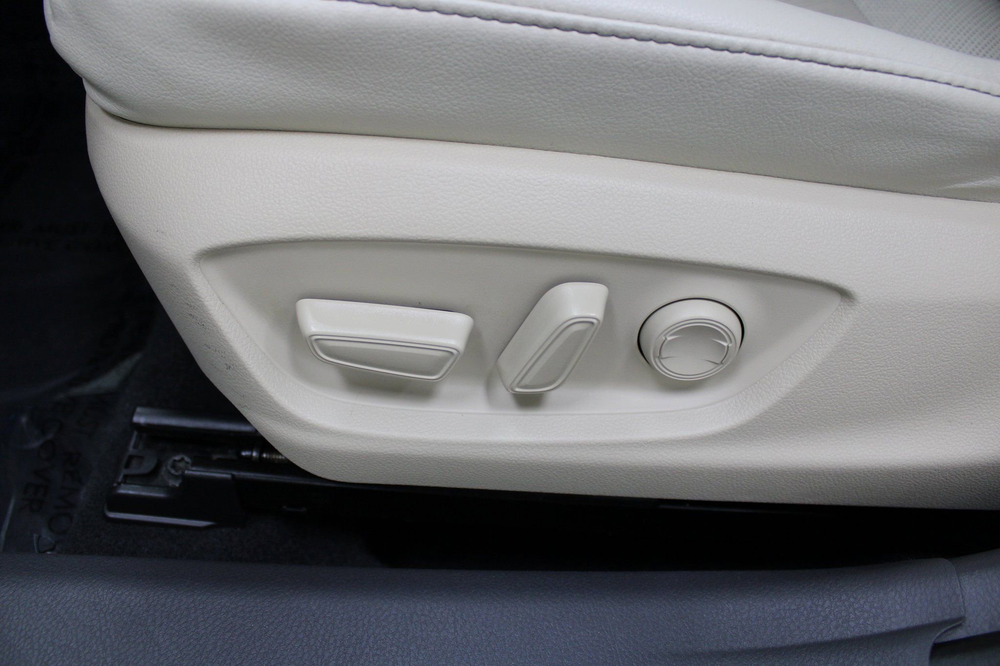 Used 2023 Toyota Camry XLE image 14