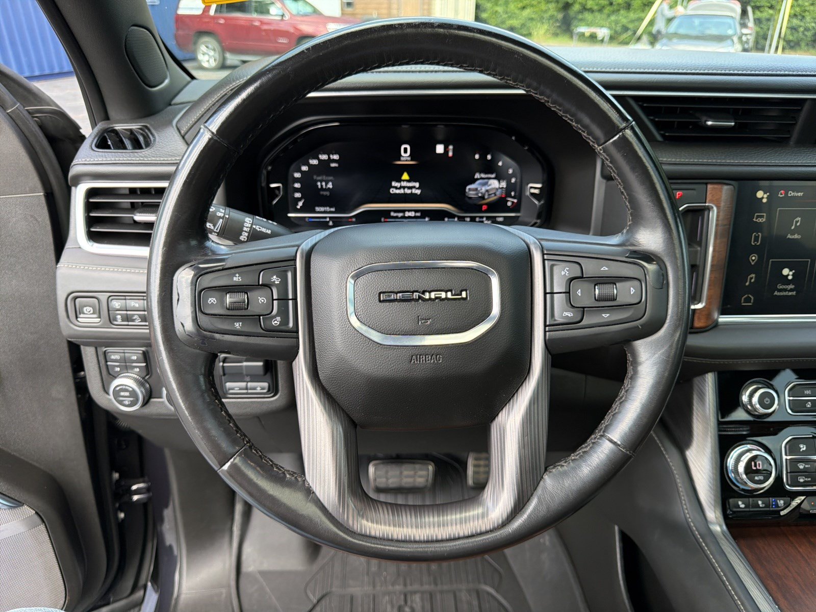Used 2023 GMC Yukon Denali Ultimate AWD/4WD image 31