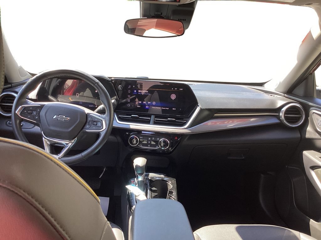 Used 2024 Chevrolet Trax ACTIV FWD image 11