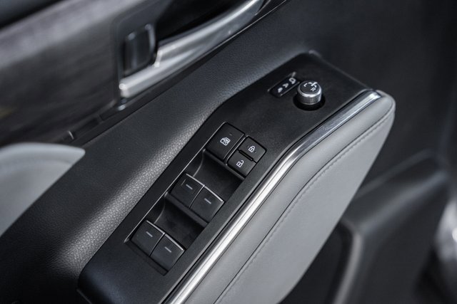 Used 2024 Toyota Highlander Platinum image 42