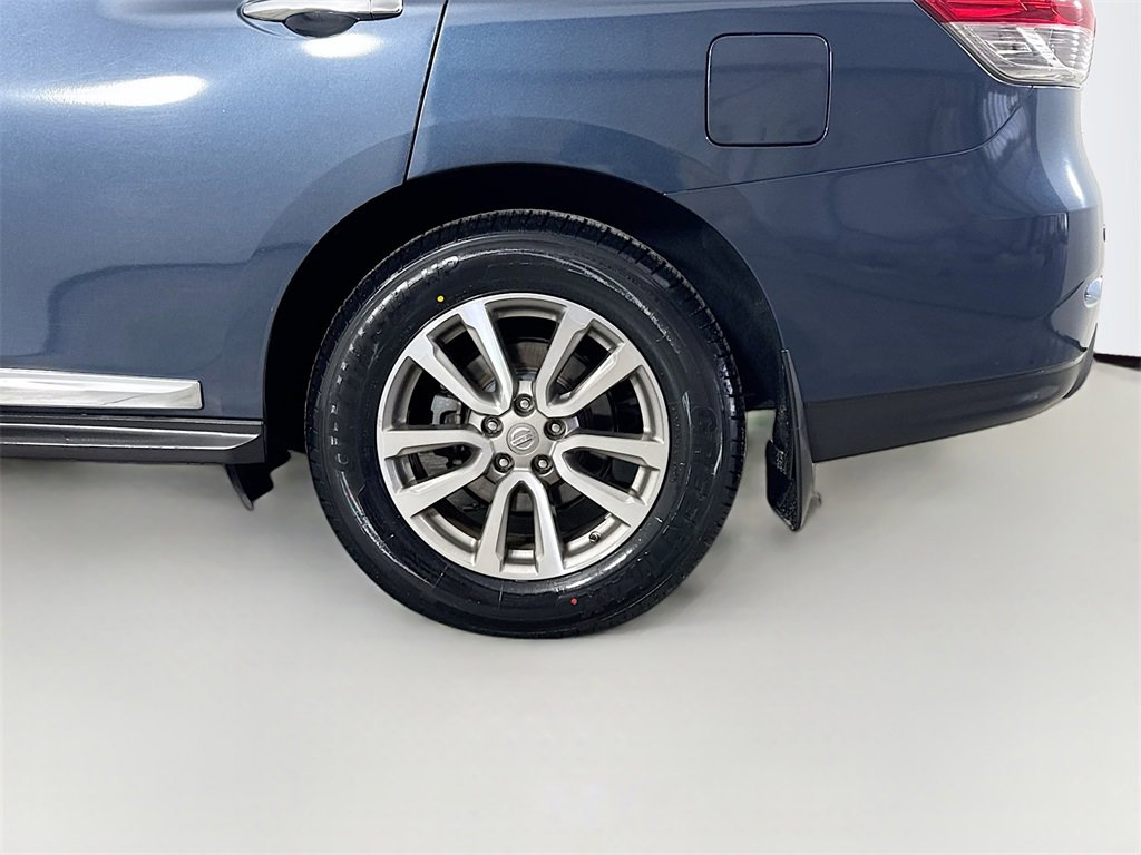 Used 2015 Nissan Pathfinder SL image 32