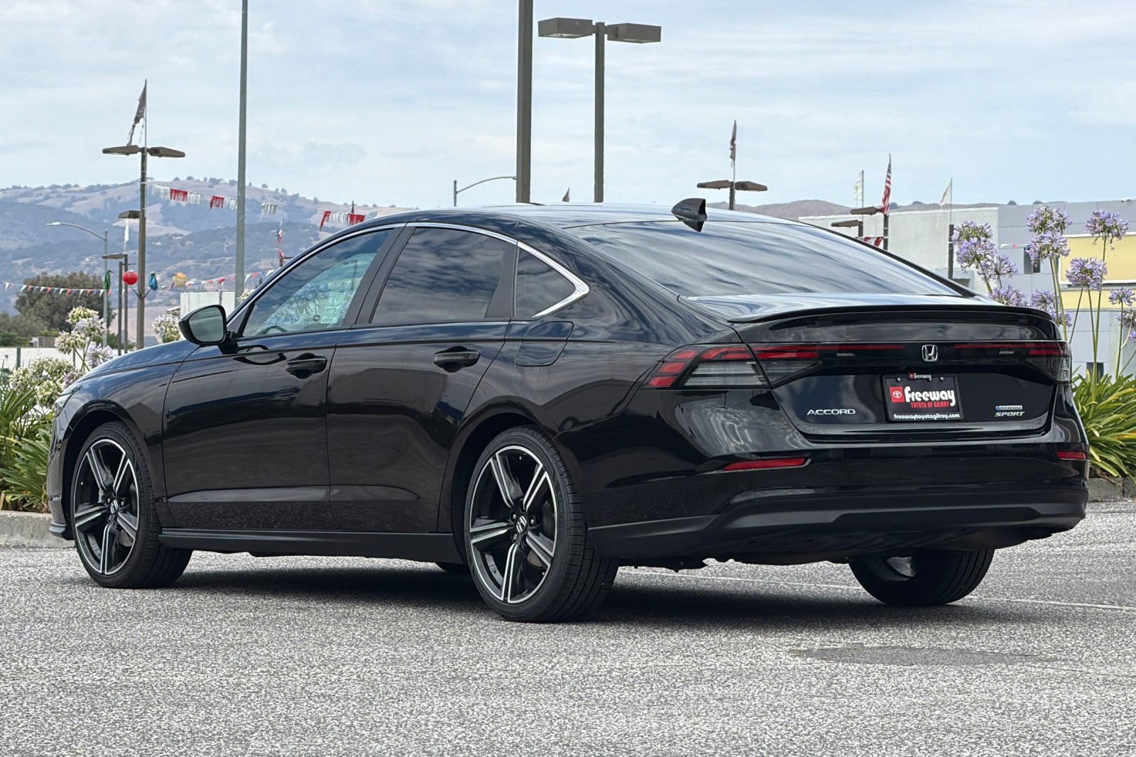 Used 2025 Honda Accord Sport image 6