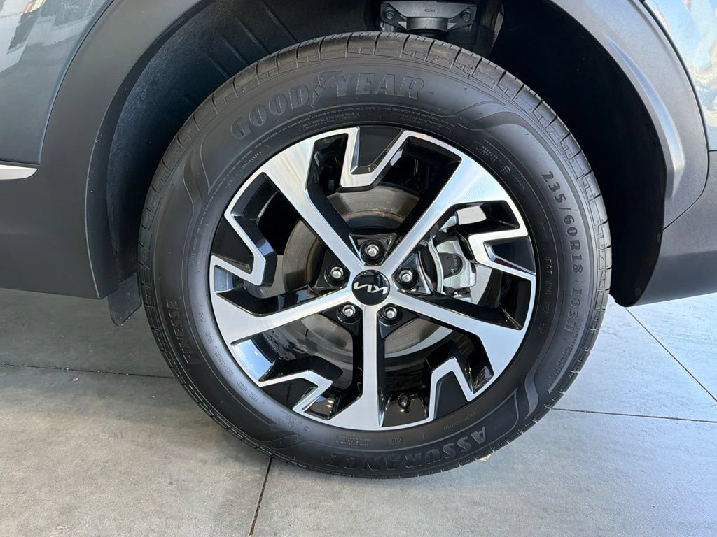 Used 2025 Kia Sportage EX w/ EX Premium Package AWD/4WD image 16