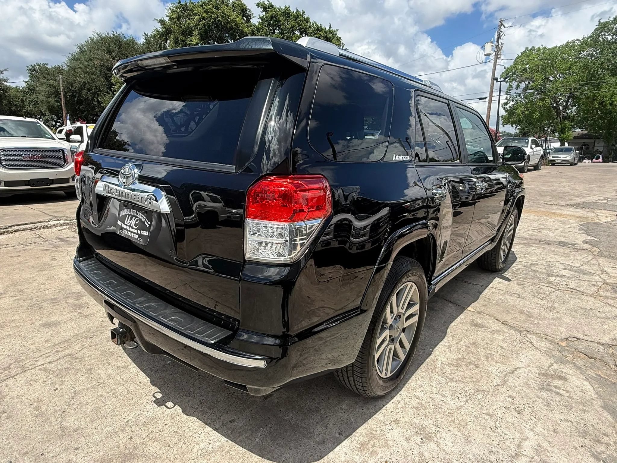 Used 2010 Toyota 4Runner Limited AWD/4WD image 4