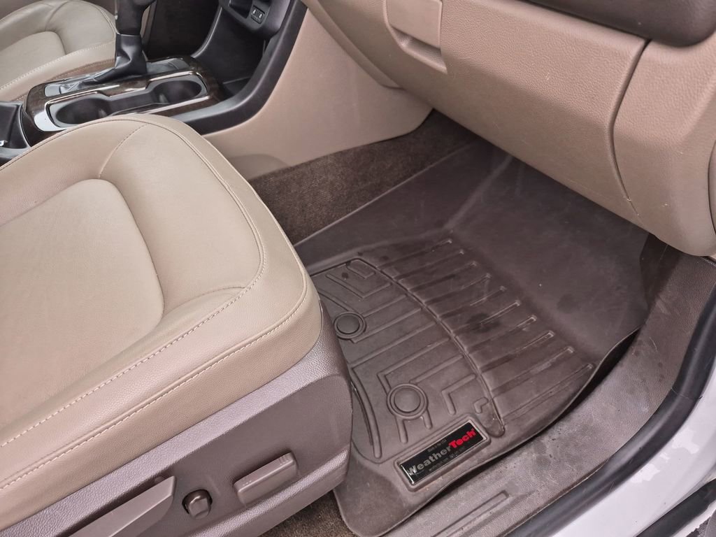 Used 2015 GMC Canyon SLT image 37