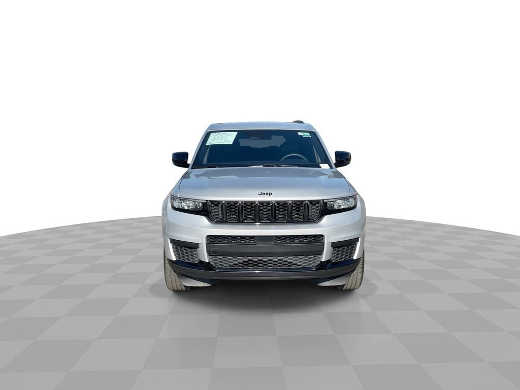 Used 2023 Jeep Grand Cherokee L Laredo image 3