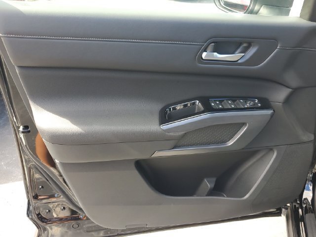 New 2026 Nissan Pathfinder SL FWD image 11