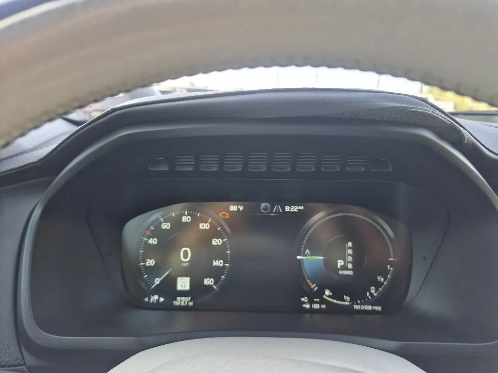 Used 2016 Volvo XC90 T8 Inscription w/ Vision Package AWD/4WD image 38