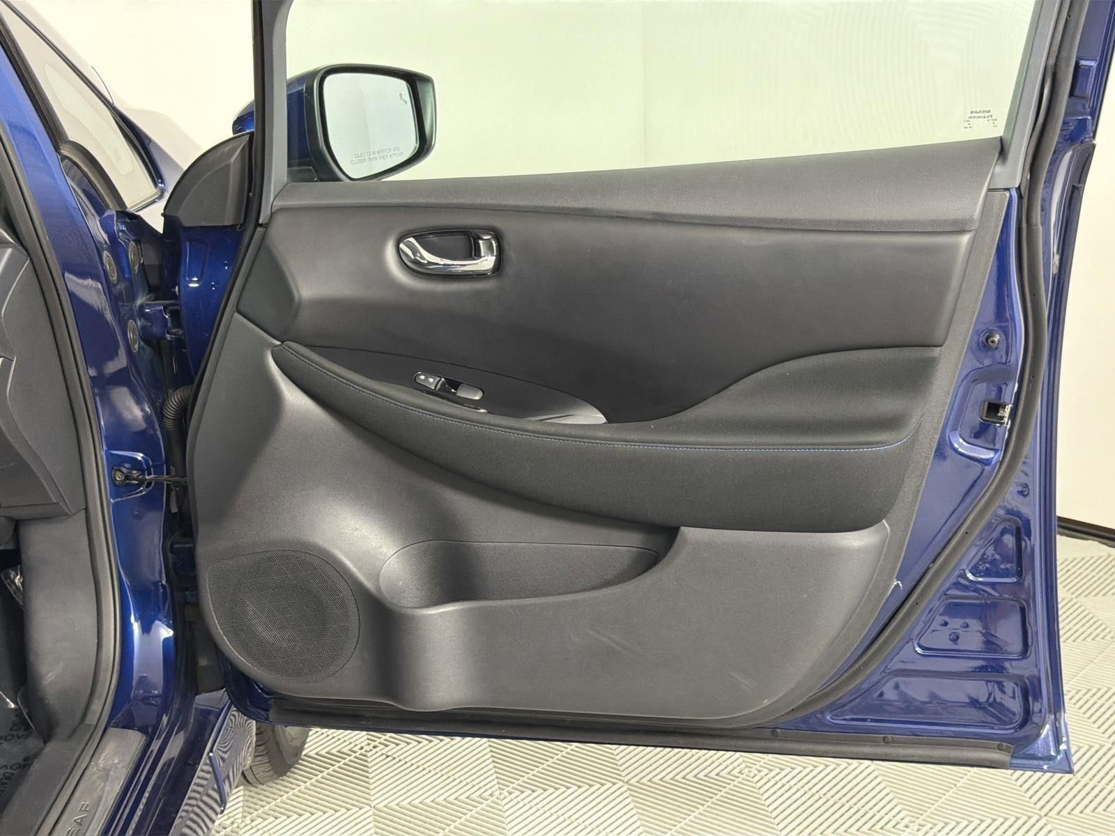 Used 2024 Nissan Leaf SV Plus image 29