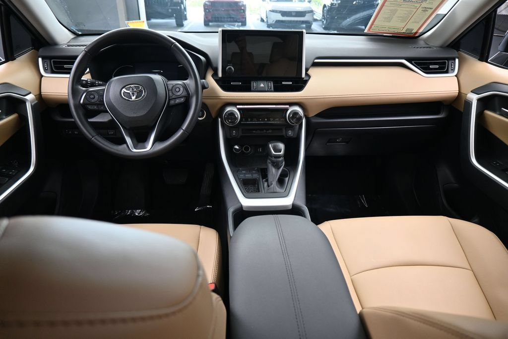 Used 2025 Toyota RAV4 XLE Premium FWD image 39