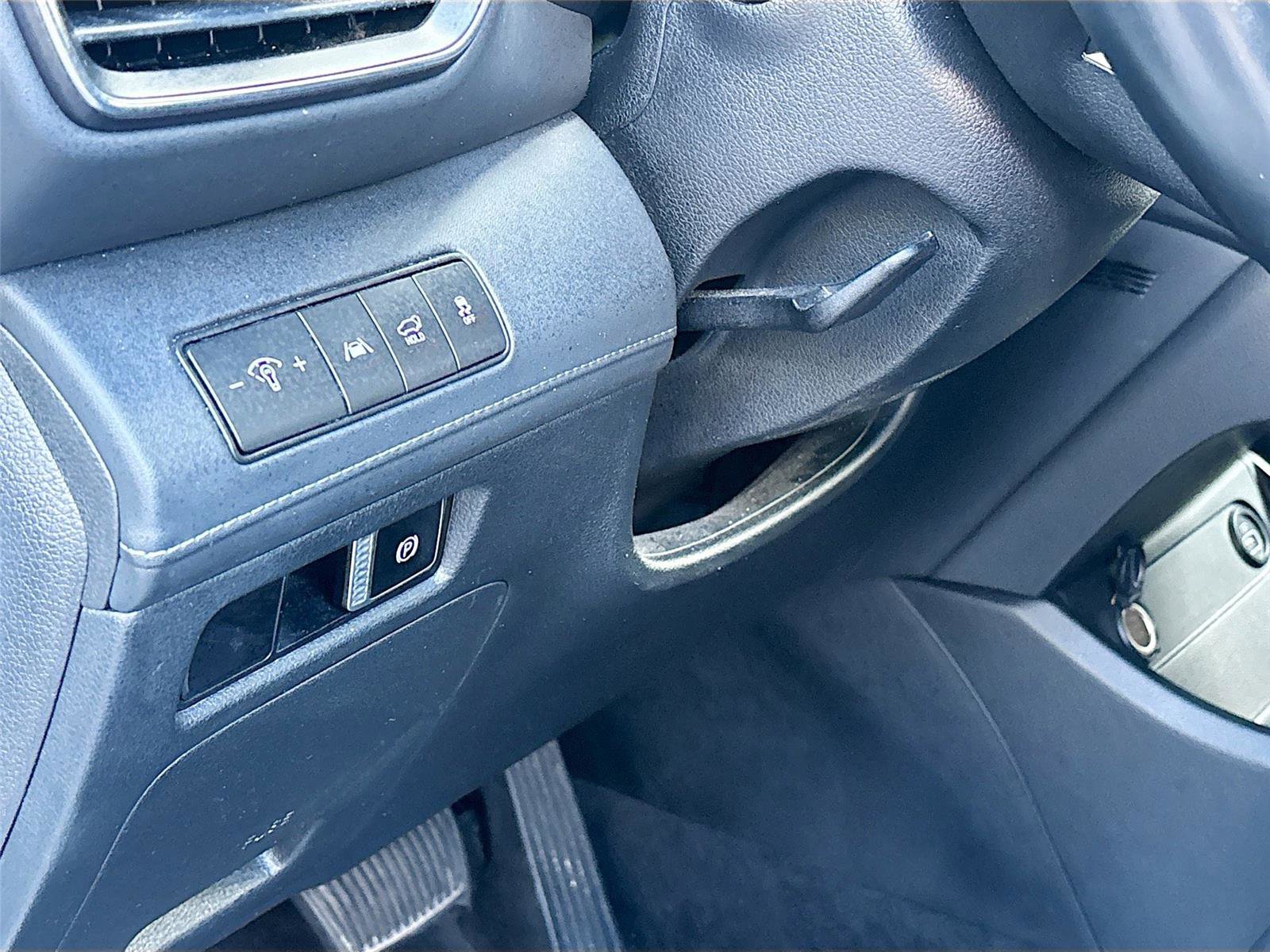 Used 2023 Hyundai Santa Fe SEL w/ Premium Package image 11