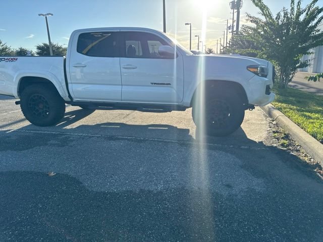 Certified 2022 Toyota Tacoma TRD Sport w/ TRD Premium Sport Package AWD/4WD image 26