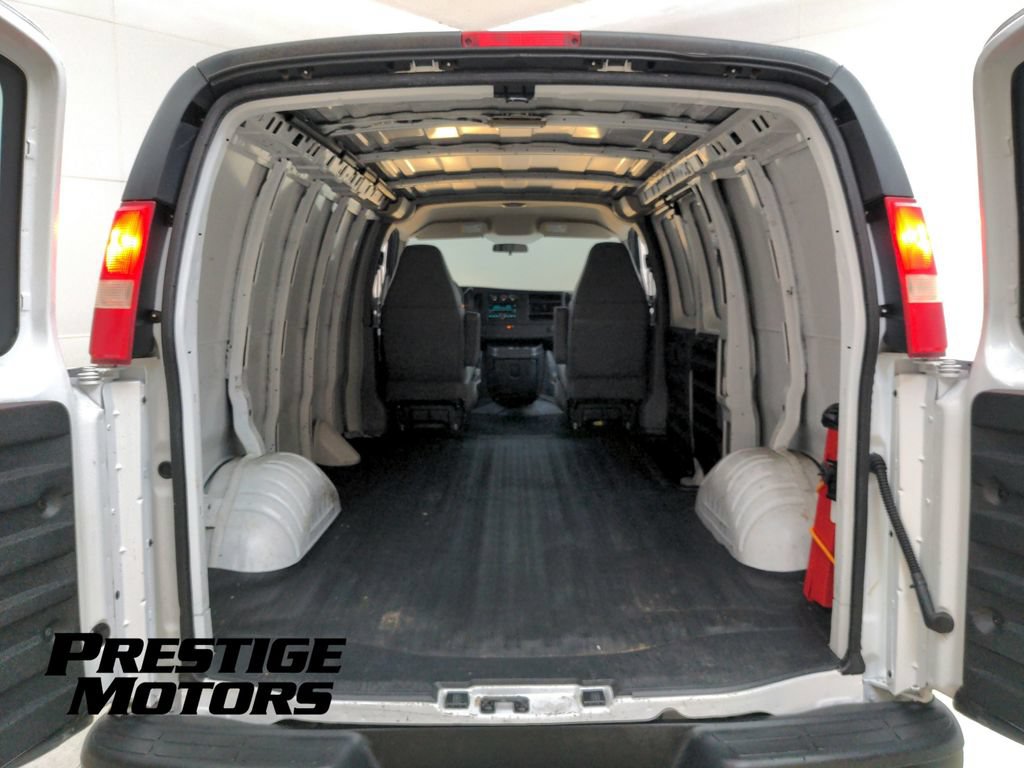 Used 2008 Chevrolet Express 1500 RWD image 24