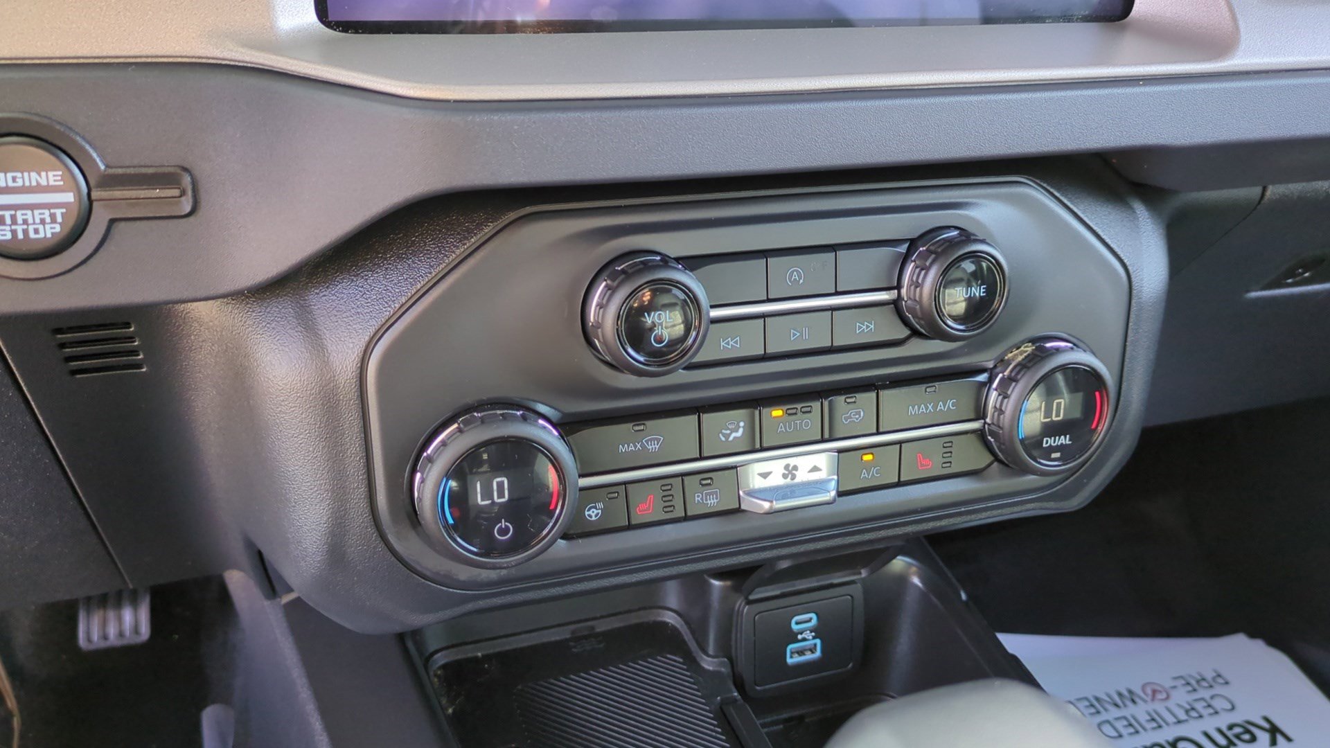 Used 2025 Ford Bronco Outer Banks image 24