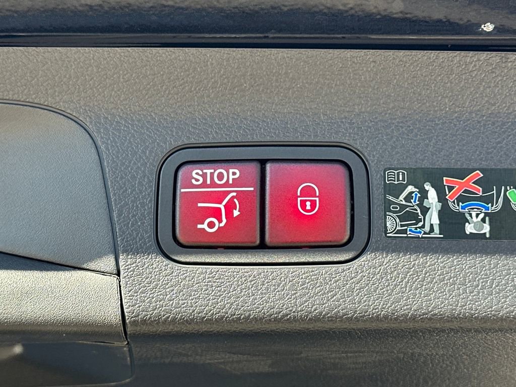 Certified 2025 Mercedes-Benz GLS 63 AMG 4MATIC image 40