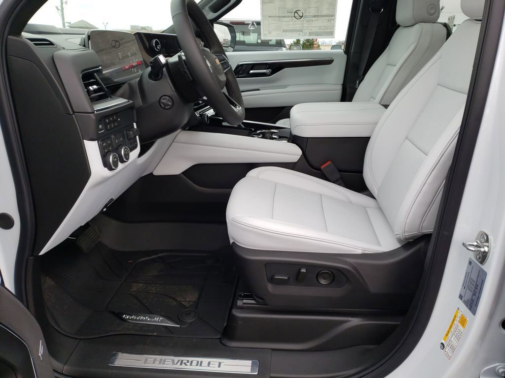 New 2026 Chevrolet Suburban Premier w/ Sun And Tow Package image 9