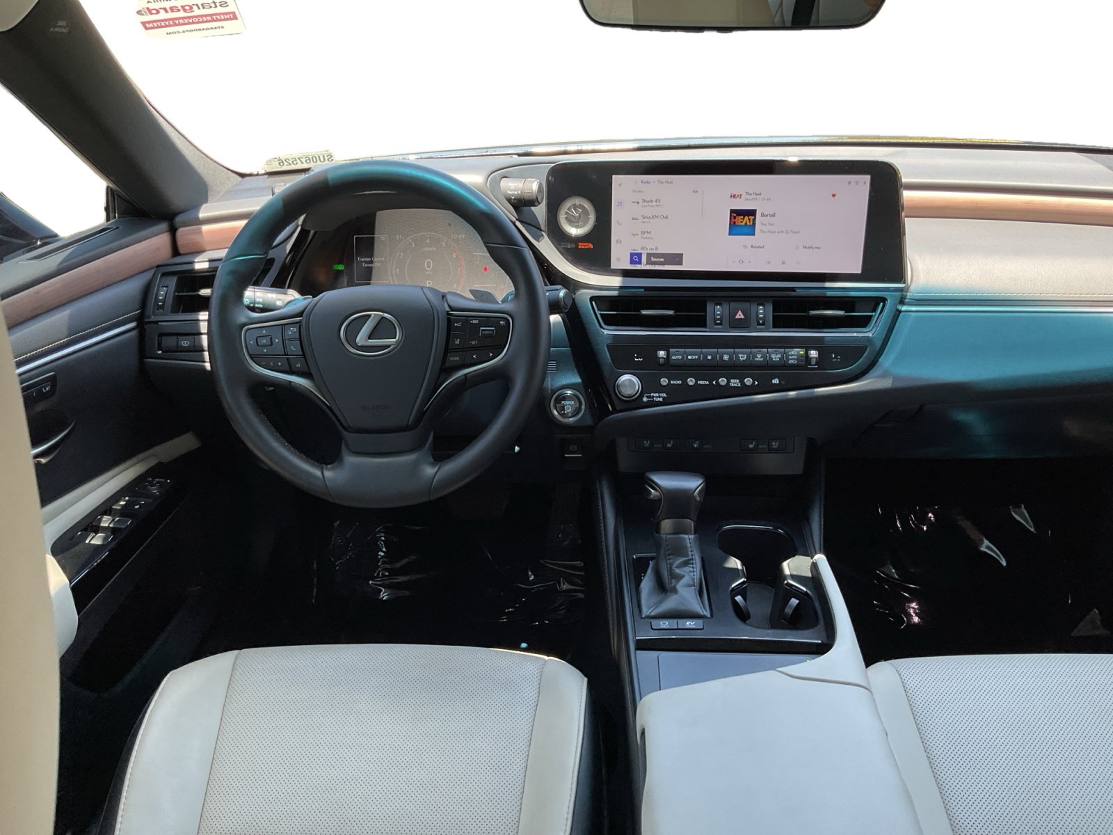 Used 2025 Lexus ES 300h w/ Premium Package FWD image 14