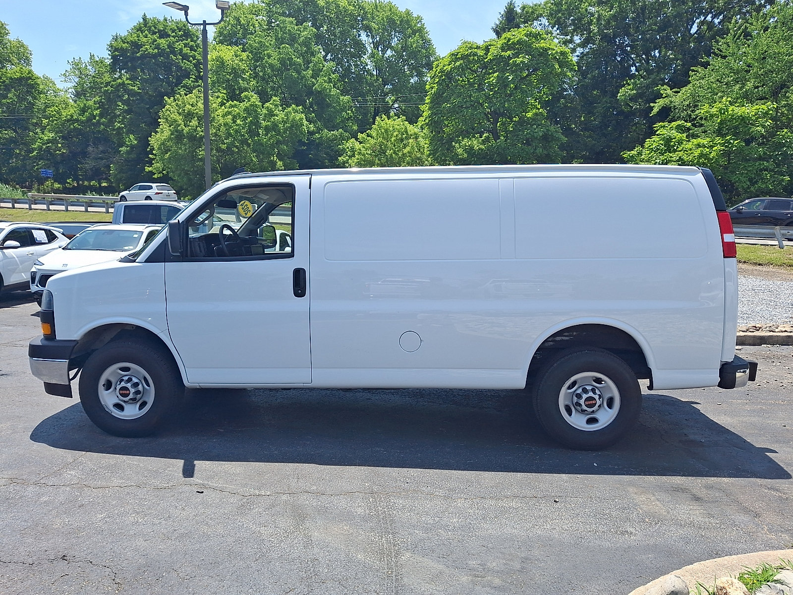 Used 2024 GMC Savana 2500 w/ Driver Convenience Package RWD image 4