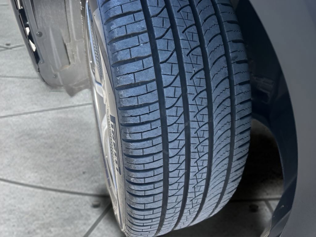 Used 2023 Mercedes-Benz EQE 500 4MATIC SUV w/ Exclusive Trim Package image 33