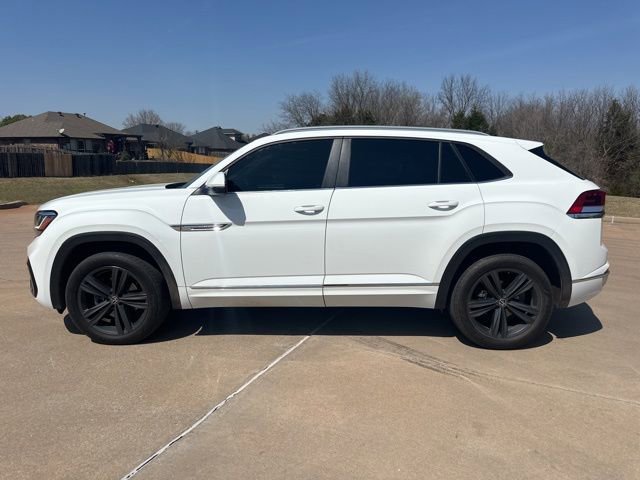 Used 2020 Volkswagen Atlas Cross Sport SE w/ Panoramic Sunroof Package image 2