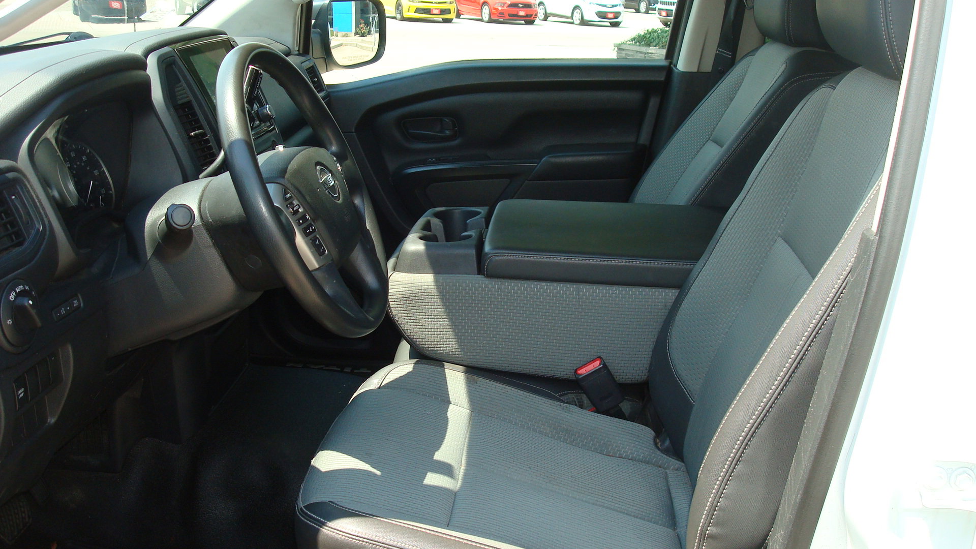 Used 2021 Nissan Titan S w/ S Utility Package image 8