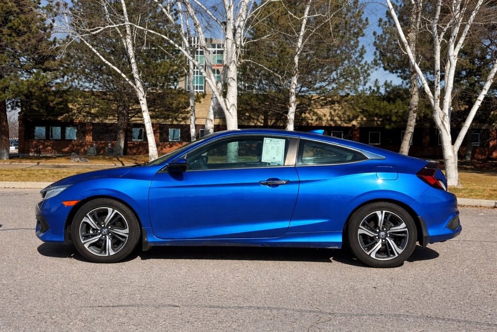 Used 2017 Honda Civic Touring image 3