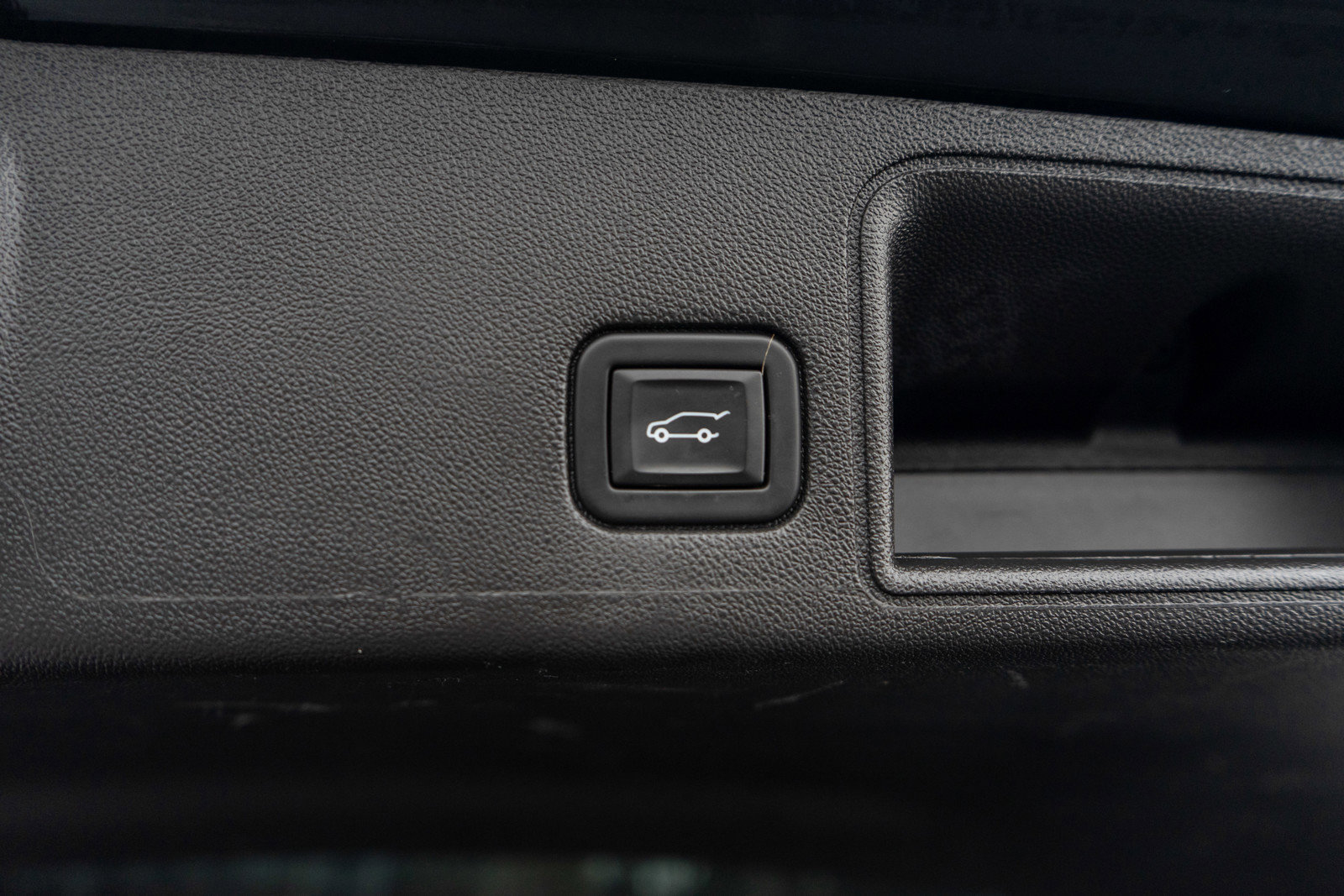 Used 2024 GMC Terrain SLT image 10