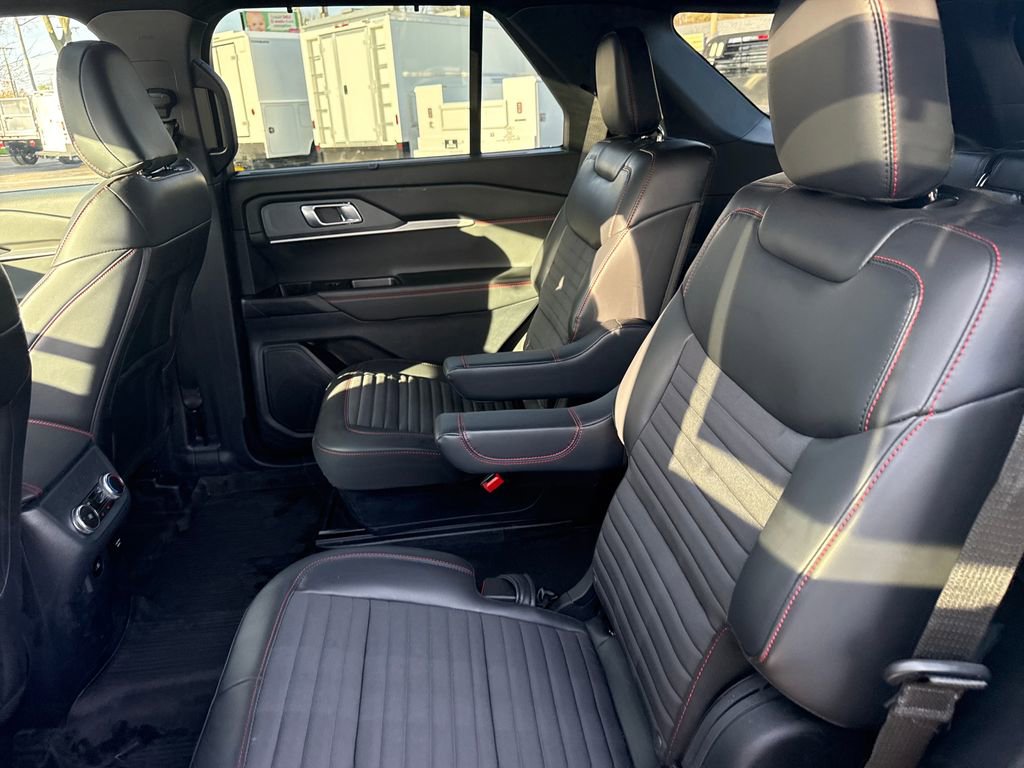 Used 2025 Ford Explorer ST-Line w/ Premium Package image 21