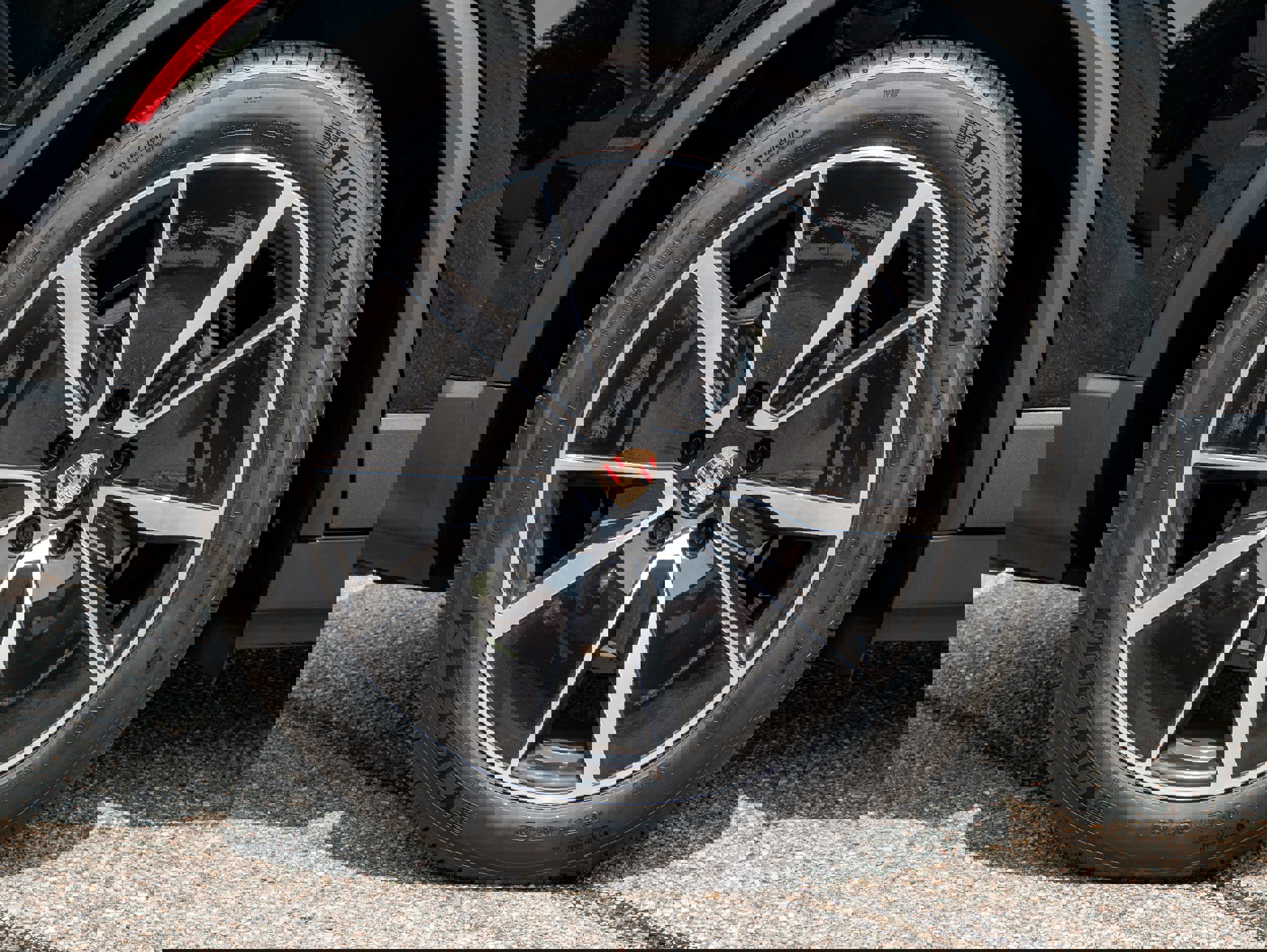 New 2025 Porsche Macan 4 Electric image 14