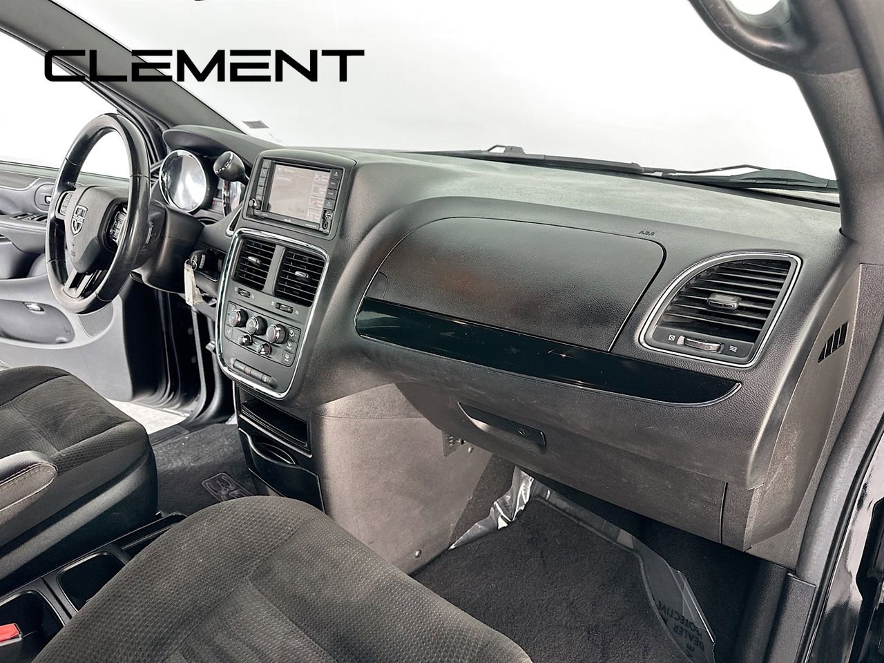 Used 2019 Dodge Grand Caravan SE image 32